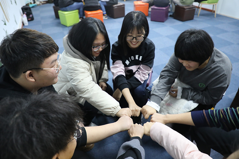 学生工作部举办"关注心灵,珍爱生命"生命教育系列活动之心理团体辅导